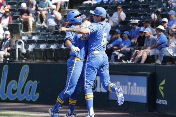 UCLA baseball crushes Fresno State in NCAA regional opener UCLA baseball crushes Fresno State in NCAA regional opener