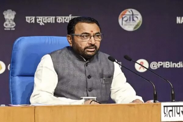 Union Minister Prataprao Jadhav Assures Preparedness for COVID-19 Surge, ET HealthWorld Union Minister Prataprao Jadhav Assures Preparedness for COVID-19 Surge, ET HealthWorld