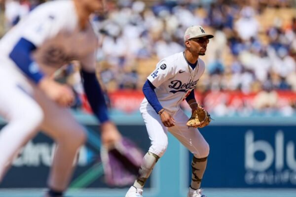 Why the Dodgers don’t plan to move Mookie Betts away from shortstop Why the Dodgers don't plan to move Mookie Betts away from shortstop