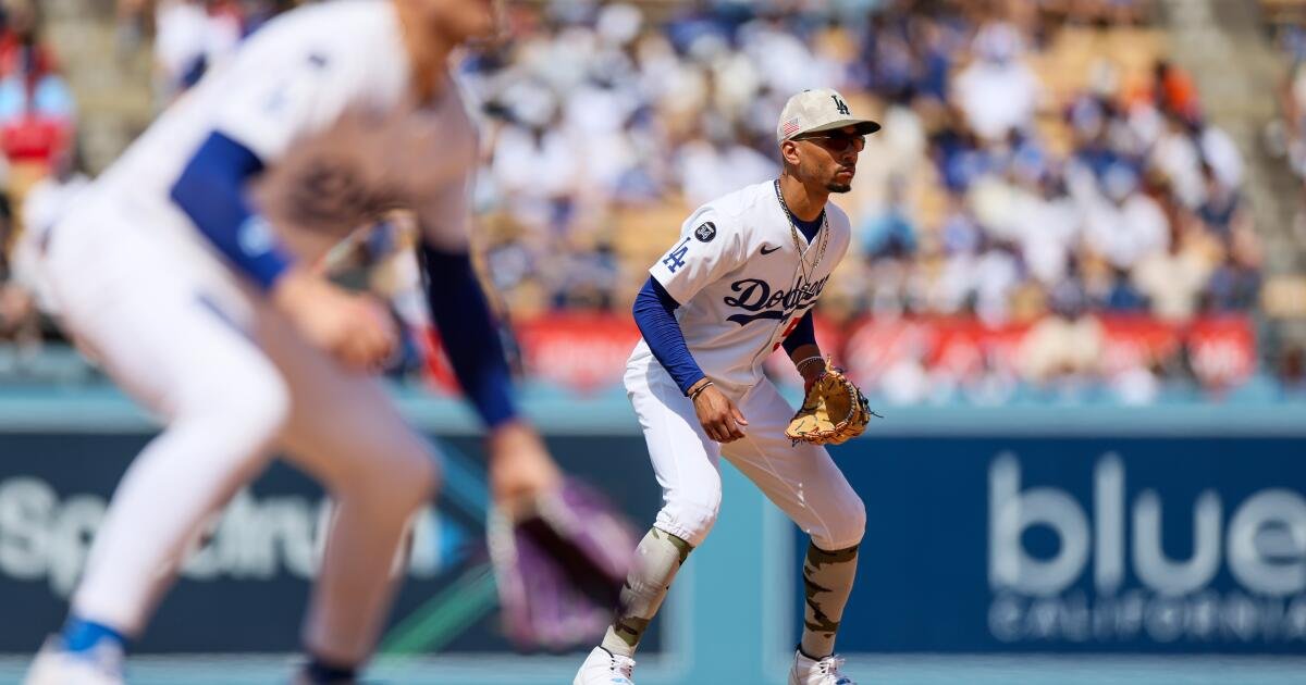 Why the Dodgers don't plan to move Mookie Betts away from shortstop