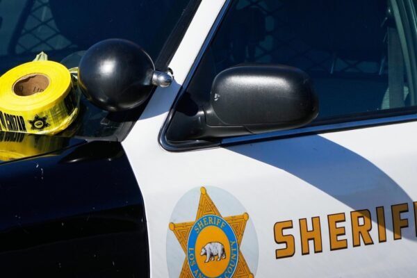 1 officer killed, 1 wounded and another man dead in Los Angeles County shooting 1 officer killed, 1 wounded and another man dead in Los Angeles County shooting