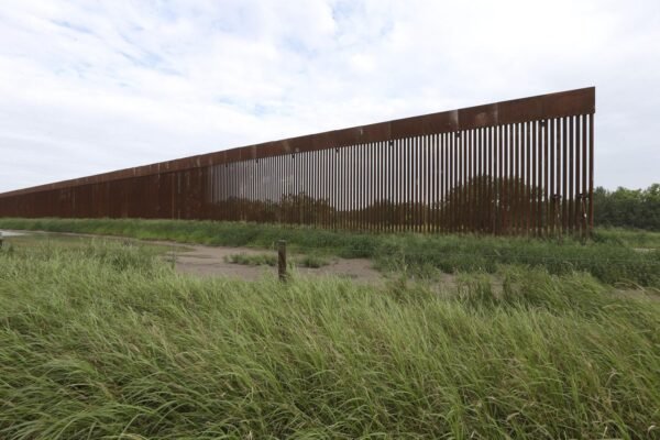 Texas stops providing new funding for border wall construction Texas stops providing new funding for border wall construction