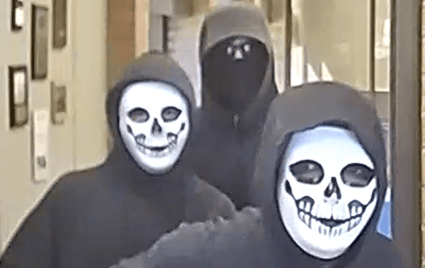 Armed, masked men rob bank in Ontario, police search for 3 suspects Armed, masked men rob bank in Ontario, police search for 3 suspects
