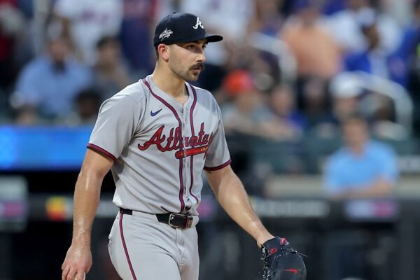Braves pitcher silences a grumbling Juan Soto with verbal jab after strikeout Braves pitcher silences a grumbling Juan Soto with verbal jab after strikeout