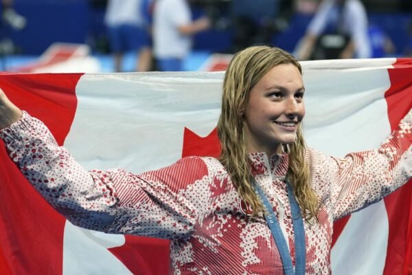 Canadian swimmer Summer McIntosh sets two world records in three days Canadian swimmer Summer McIntosh sets two world records in three days