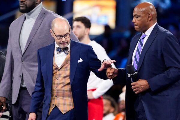 Charles Barkley: ‘Inside the NBA’ might air on TNT when not on ESPN Charles Barkley: 'Inside the NBA' might air on TNT when not on ESPN