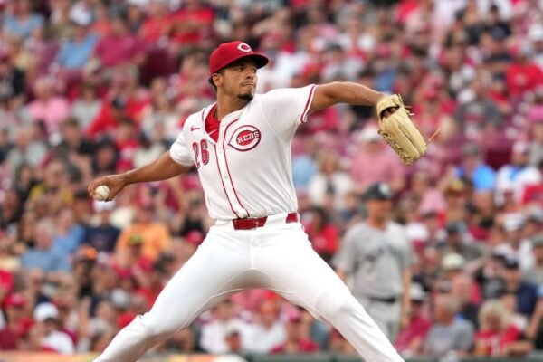 Chase Burns makes history in electric Reds debut against Yankees Chase Burns makes history in electric Reds debut against Yankees