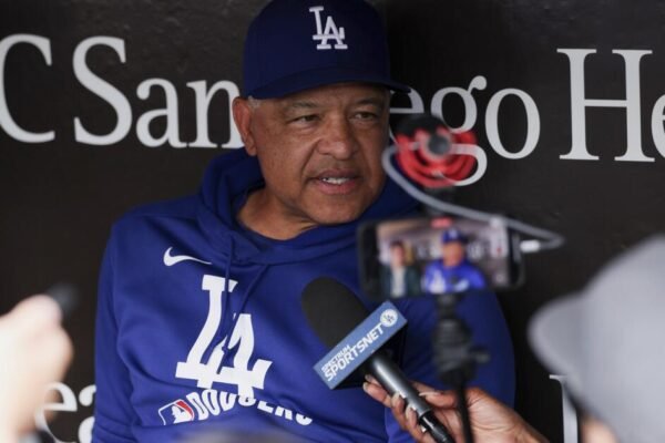 Commentary: Dodgers manager Dave Roberts is always the calm center during the storm Commentary: Dodgers manager Dave Roberts is always the calm center during the storm