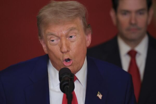 Contradicting his administration's remarks, Trump seems to condone regime change in Iran Contradicting his administration's remarks, Trump seems to condone regime change in Iran