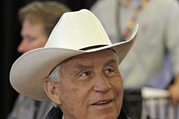 D. Wayne Lukas, Hall of Fame trainer who shaped horse racing, dies D. Wayne Lukas, Hall of Fame trainer who shaped horse racing, dies