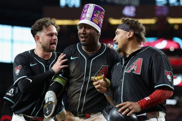 Diamondbacks rally to walk it off against the Padres with five runs in the ninth inning Diamondbacks rally to walk it off against the Padres with five runs in the ninth inning