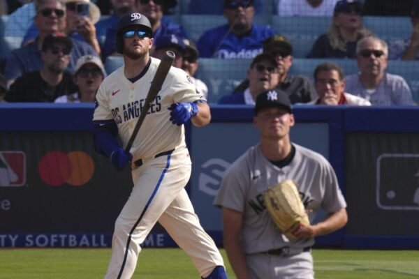 Dodgers finish with 18 runs and 21 hits in blowout win over Yankees Dodgers finish with 18 runs and 21 hits in blowout win over Yankees