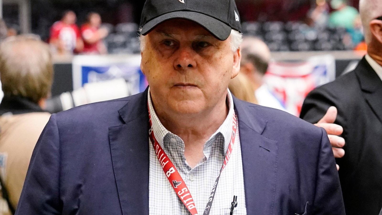 Fred Smith, FedEx founder who revolutionized package delivery business, dies at 80