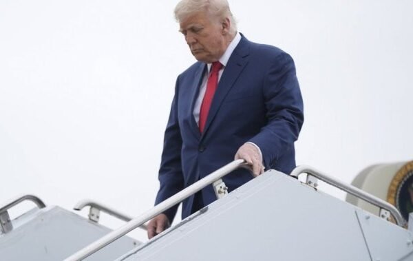 How Trump’s travel ban on 12 countries is playing out at U.S. airports – National How Trump’s travel ban on 12 countries is playing out at U.S. airports - National