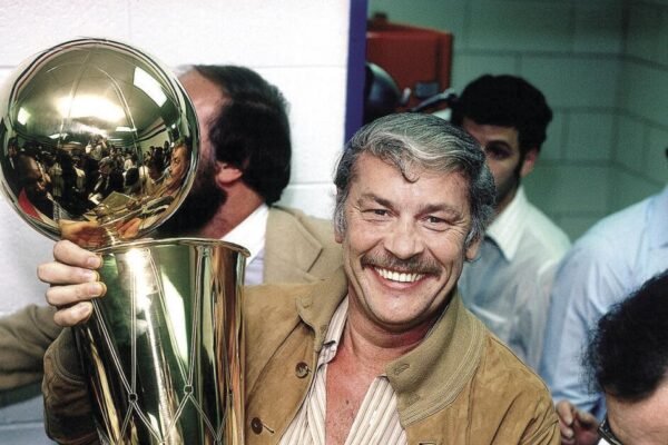 How the Buss family made the Lakers a Hollywood marvel How the Buss family made the Lakers a Hollywood marvel