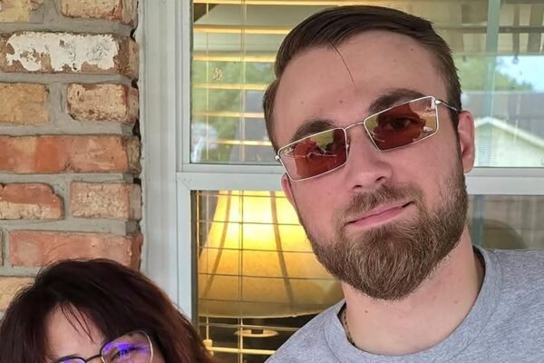 ICE detains Marine Corps veteran’s wife who was still breastfeeding their baby ICE detains Marine Corps veteran's wife who was still breastfeeding their baby