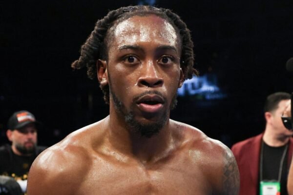 Keyshawn Davis ejected from building after he and brother Keon allegedly jumped another fighter in locker room Keyshawn Davis ejected from building after he and brother Keon allegedly jumped another fighter in locker room