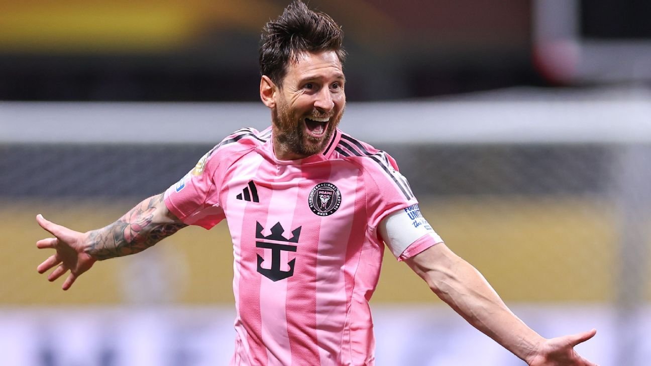 Lionel Messi honoured with Newell's stand on 38th birthday