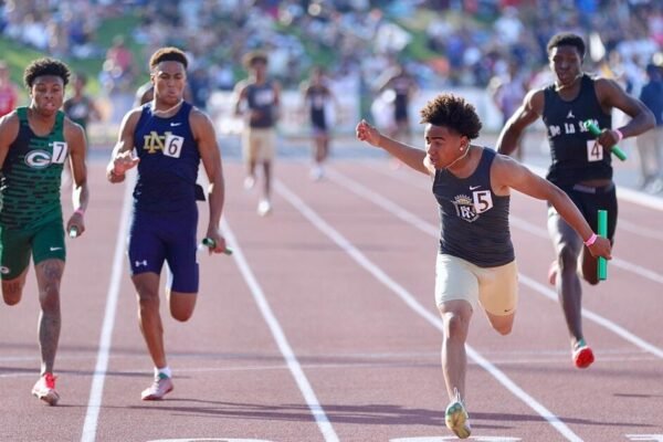 Long Beach Poly boys’ 4×400 relay shines at state track championships Long Beach Poly boys' 4x400 relay shines at state track championships
