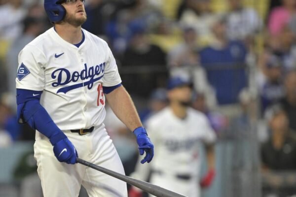 Max Muncy’s two homers make up for his error in Dodgers’ win over Mets Max Muncy's two homers make up for his error in Dodgers' win over Mets