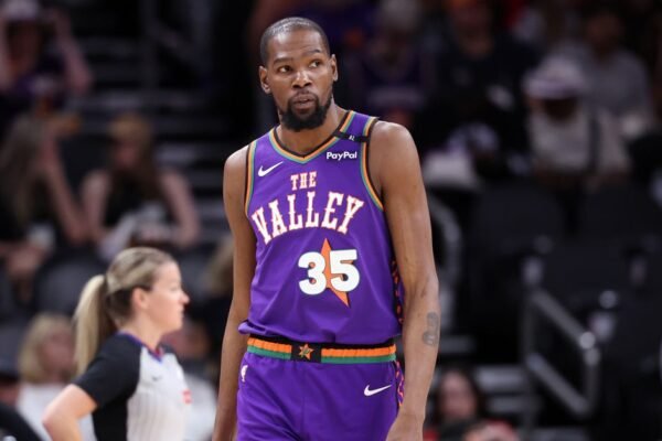 NBA trade rumors: 2 Kevin Durant suitors emerge, latest Giannis update, and Cavs star available NBA trade rumors: 2 Kevin Durant suitors emerge, latest Giannis update, and Cavs star available