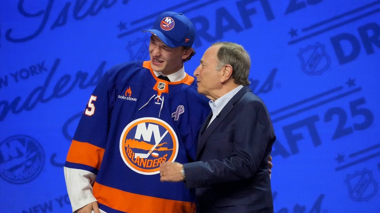 NY Islanders select defenseman Matthew Schaefer first in 2025 NHL draft