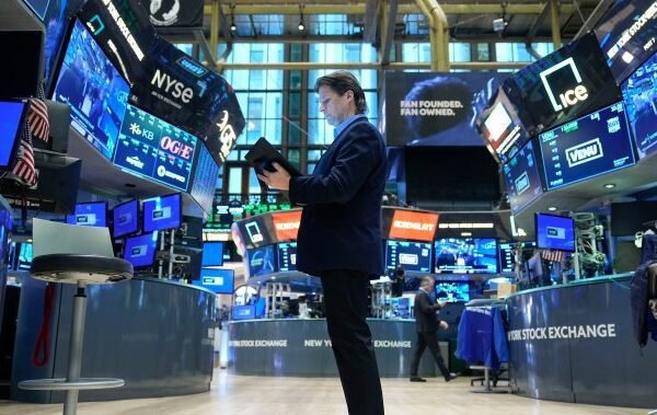 Oil prices leap amid worries about crude market due to Middle East conflict Oil prices leap amid worries about crude market due to Middle East conflict
