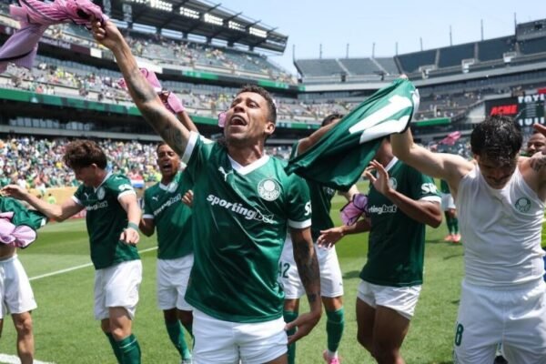 Palmeiras win battle of Brazilian clubs at Club World Cup, set up statement match with Europeans next Palmeiras win battle of Brazilian clubs at Club World Cup, set up statement match with Europeans next