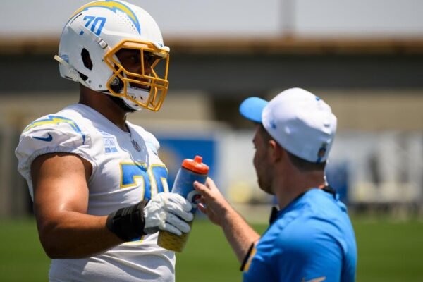 Rashawn Slater returns to Chargers minicamp amid contract talks Rashawn Slater returns to Chargers minicamp amid contract talks