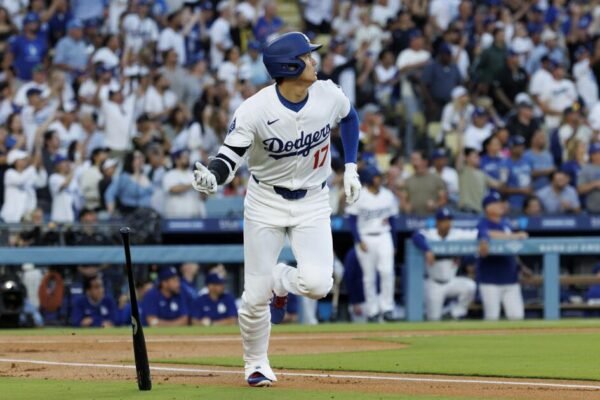 Shohei Ohtani homers twice in Dodgers’ comeback win over Yankees Shohei Ohtani homers twice in Dodgers' comeback win over Yankees