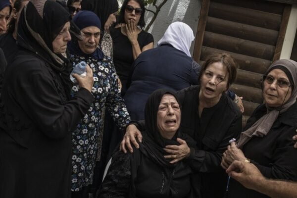 Thousands flee Tehran amid new Israeli strikes Thousands flee Tehran amid new Israeli strikes