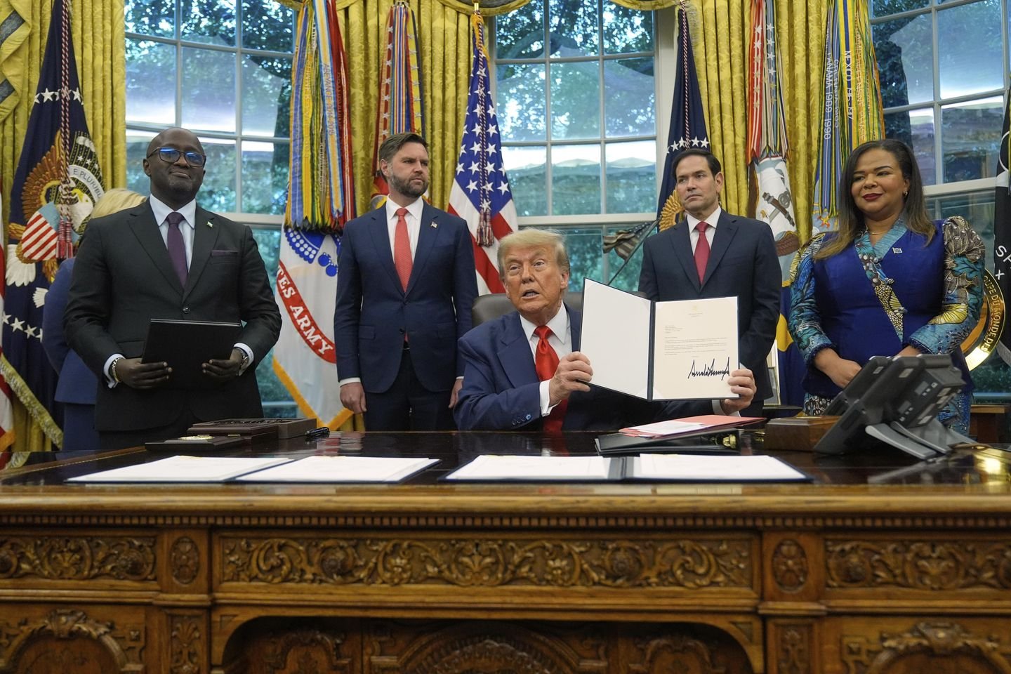 Trump again presides as peacemaker -- this time bringing together Rwanda and Congo
