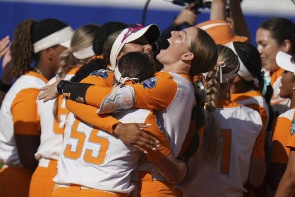 UCLA falls to Tennessee in an extra-innings heartbreaker at Women UCLA falls to Tennessee in an extra-innings heartbreaker at Women