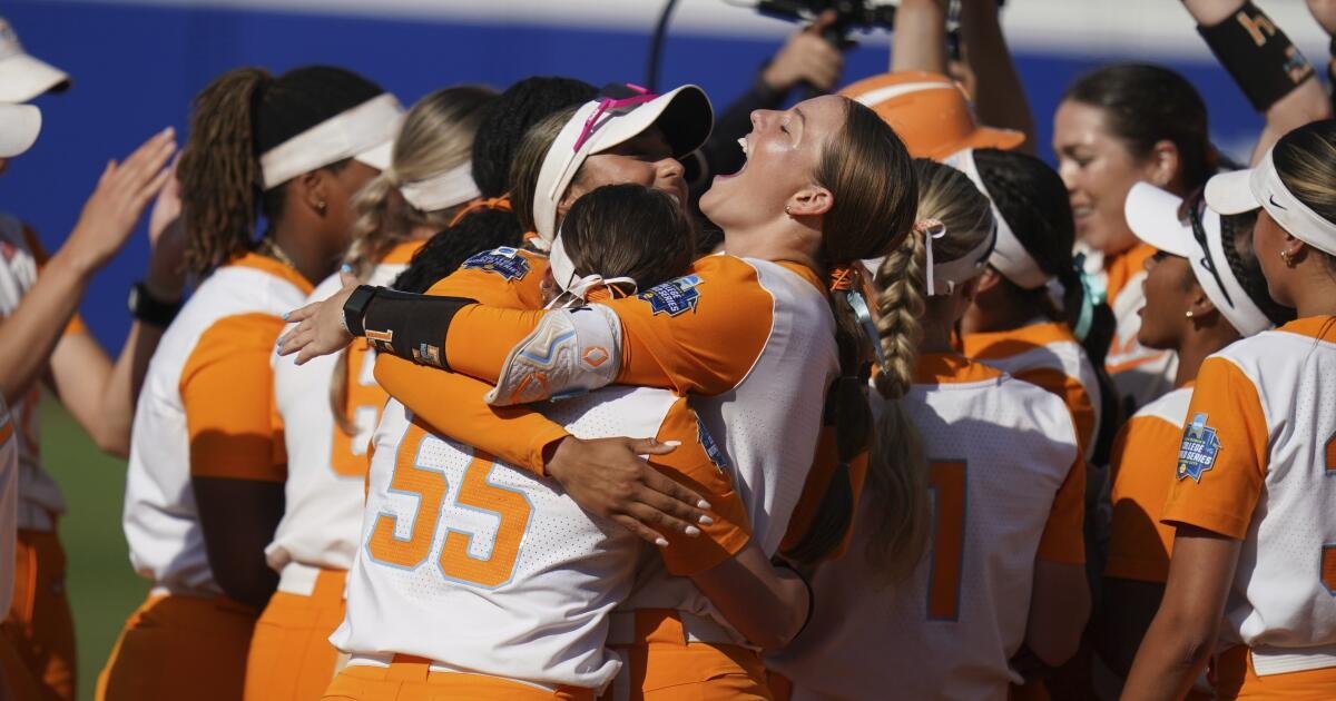UCLA falls to Tennessee in an extra-innings heartbreaker at Women