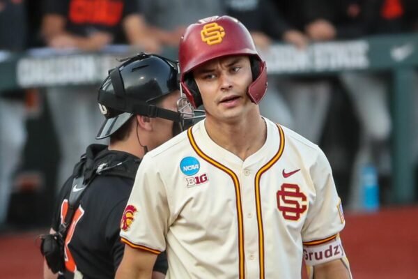 USC baseball loses, will play Oregon State again in regional final USC baseball loses, will play Oregon State again in regional final